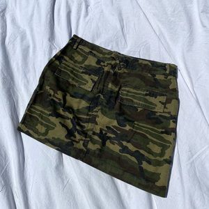 Camo mini skirt